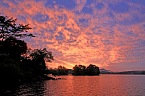 朝焼けの秋景(裏磐梯・桧原湖) 2010